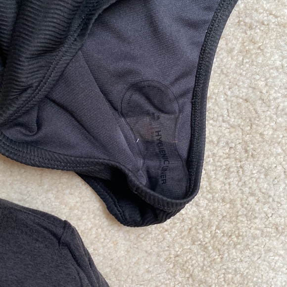 *NWT* CUPSHE Women One Piece Swimsuit Scalloped Backless Bathing Suit - Picture 10 of 11